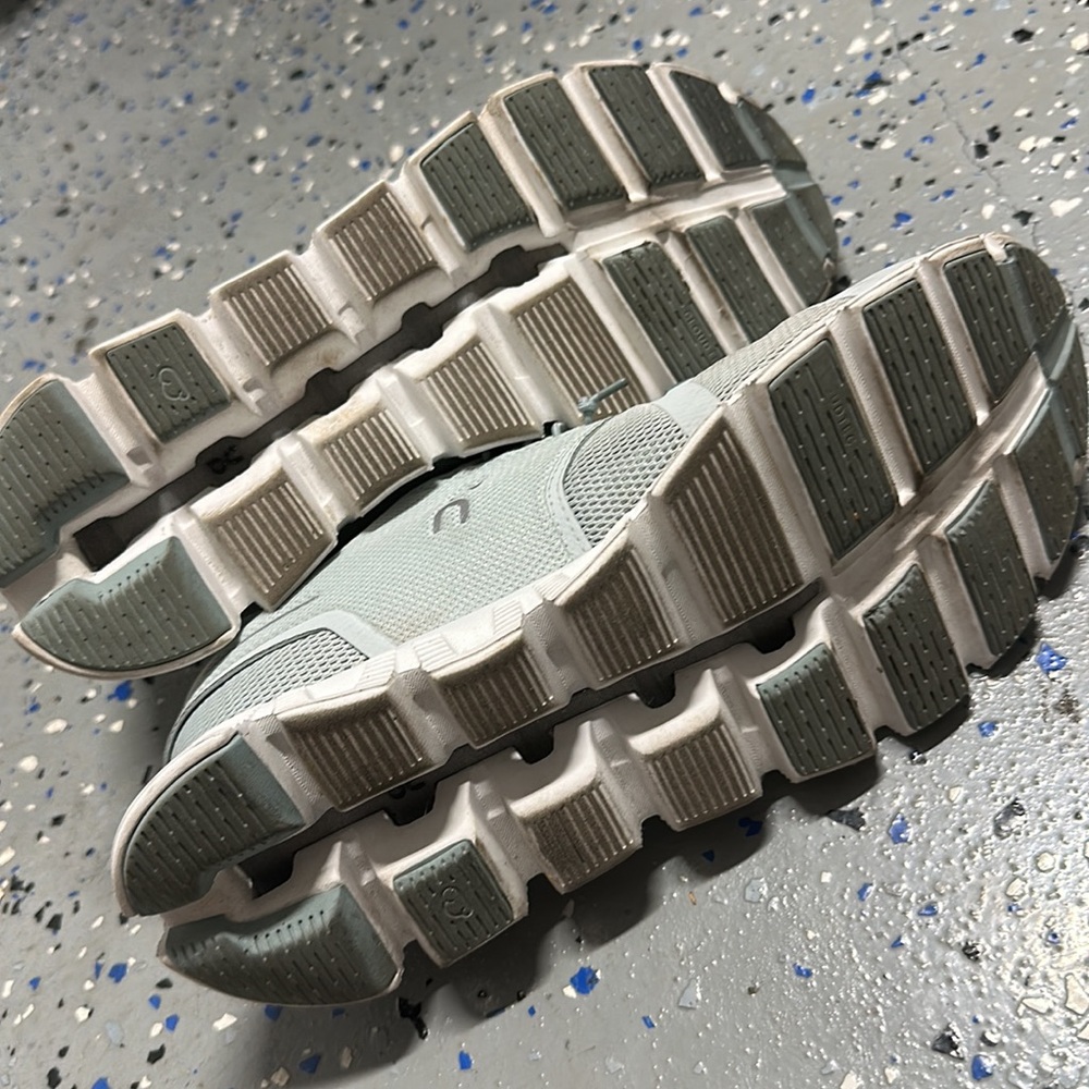 On Cloud 5 - image 3